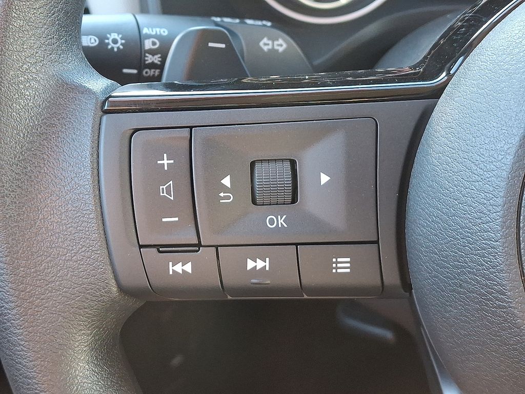 Thumbnail: 2023 Nissan Rogue - 21