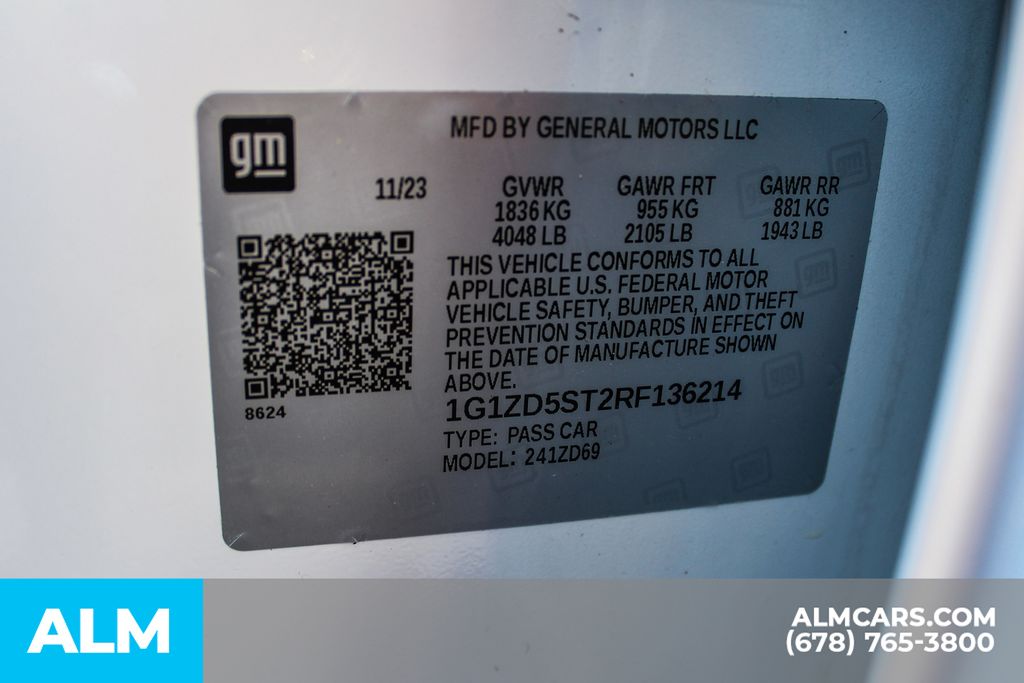 Used 2024 White Chevrolet LT image 38