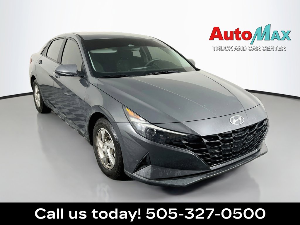 2023 Hyundai Elantra SE FWD