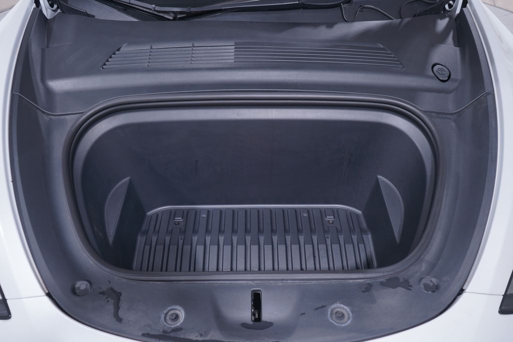 2021 Tesla Model Y Long Range 23
