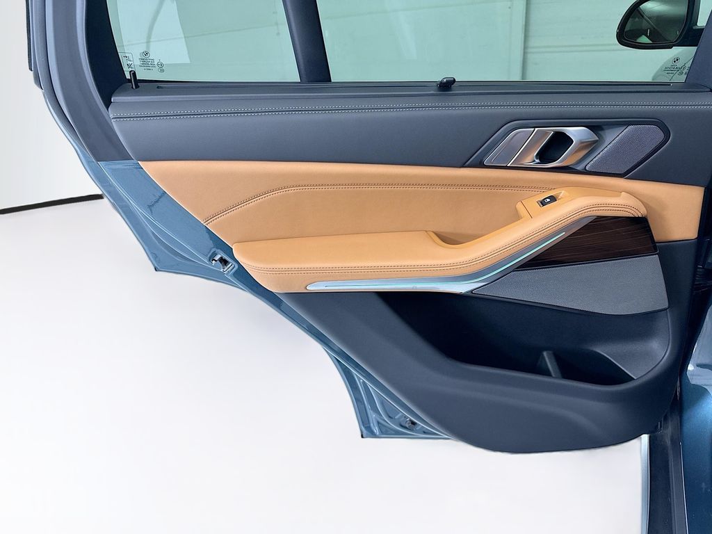 Thumbnail: 2026 BMW X5 - 25