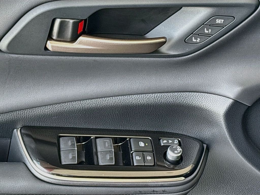 Thumbnail: 2026 Toyota Crown - 23
