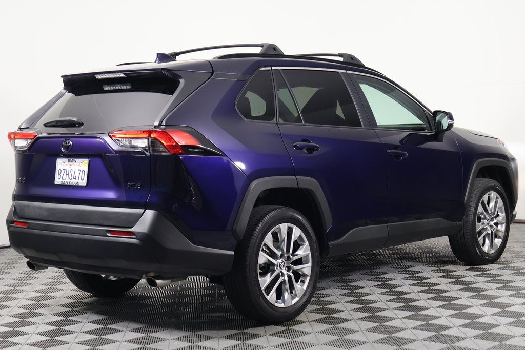 Thumbnail: 2021 Toyota RAV4 - 4