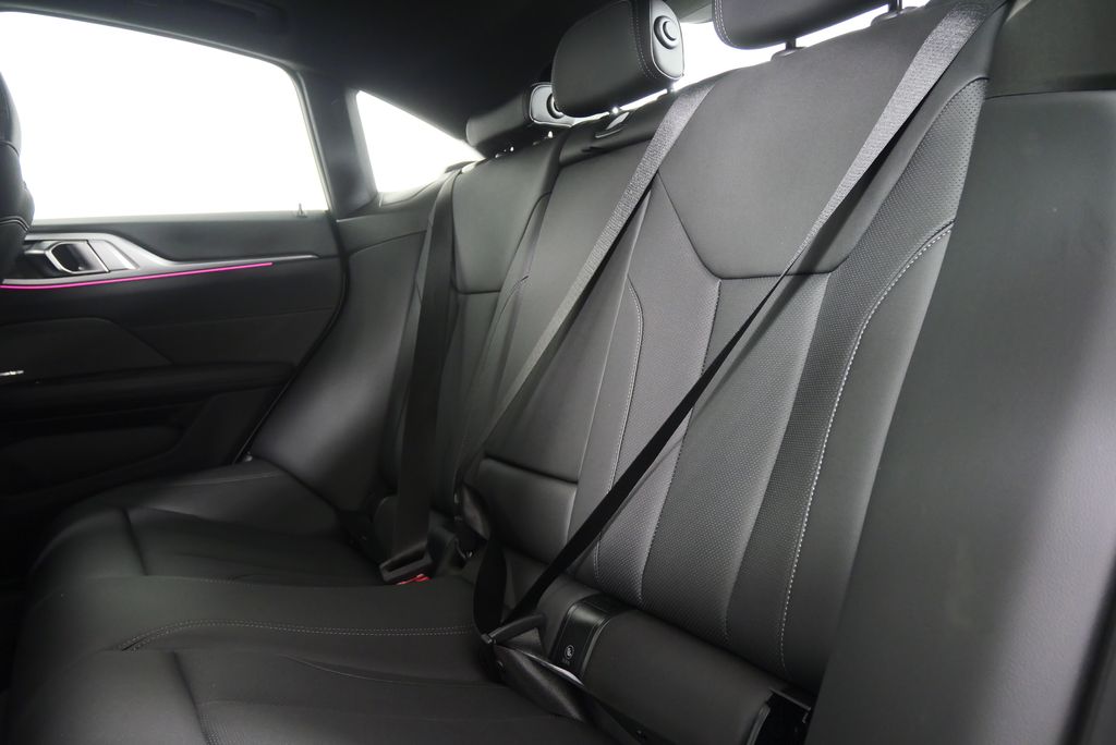 Thumbnail: 2025 BMW 4 Series - 16