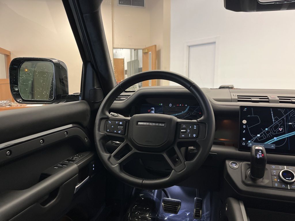 Thumbnail: 2025 Land Rover Defender - 24