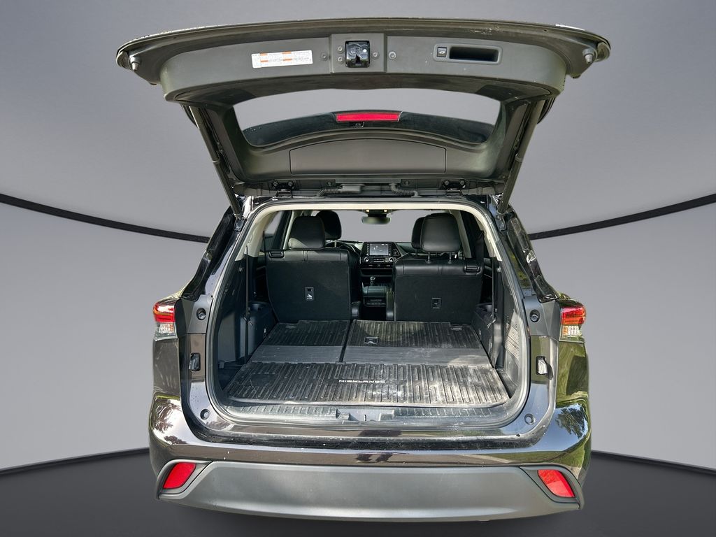 Thumbnail: 2022 Toyota Highlander - 30