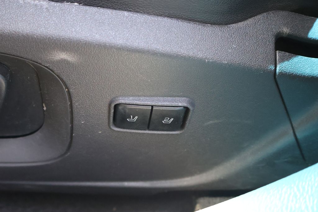 Thumbnail: 2012 Ford Taurus - 31