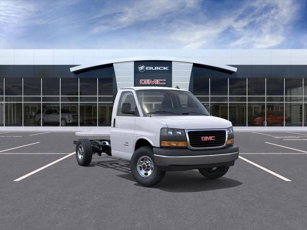 2025 GMC Savana Cutaway