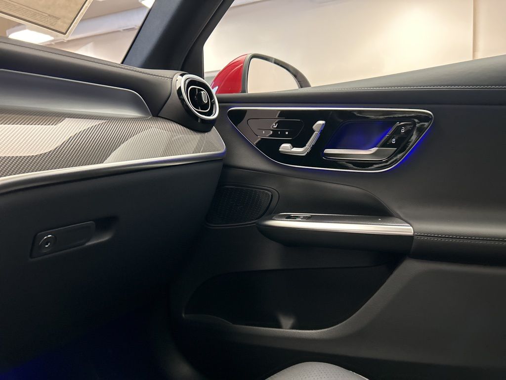 Thumbnail: 2026 Mercedes-Benz GLC - 20