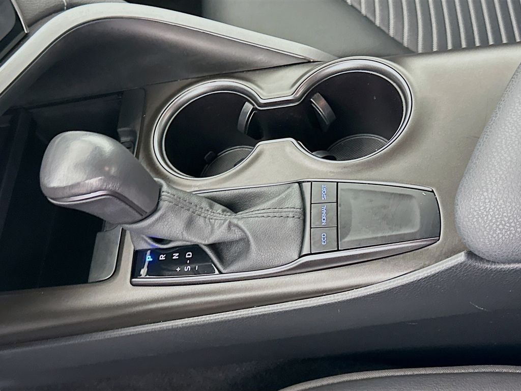 Thumbnail: 2024 Toyota Camry - 16