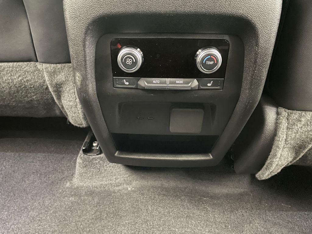 Thumbnail: 2024 GMC Acadia - 27