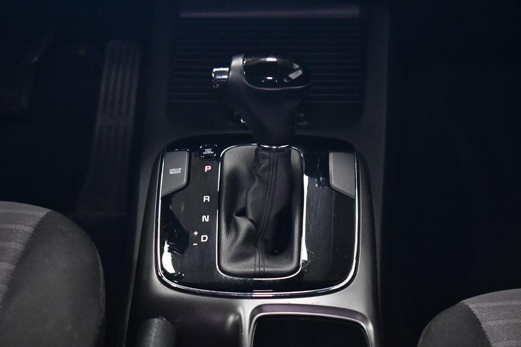 Thumbnail: 2017 Kia Forte - 19