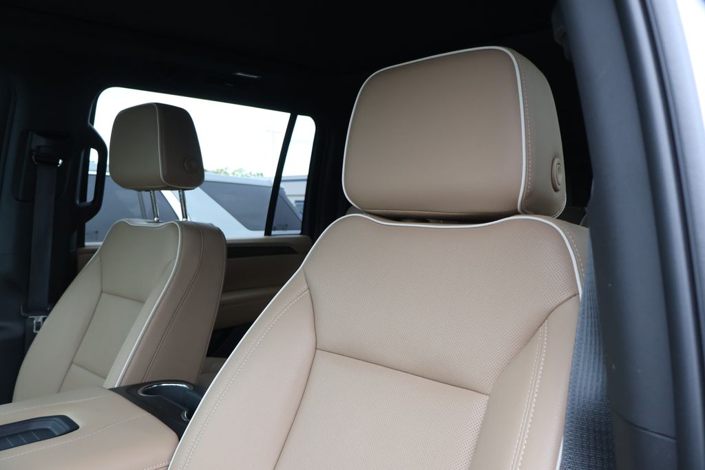 Thumbnail: 2023 Chevrolet Suburban - 14