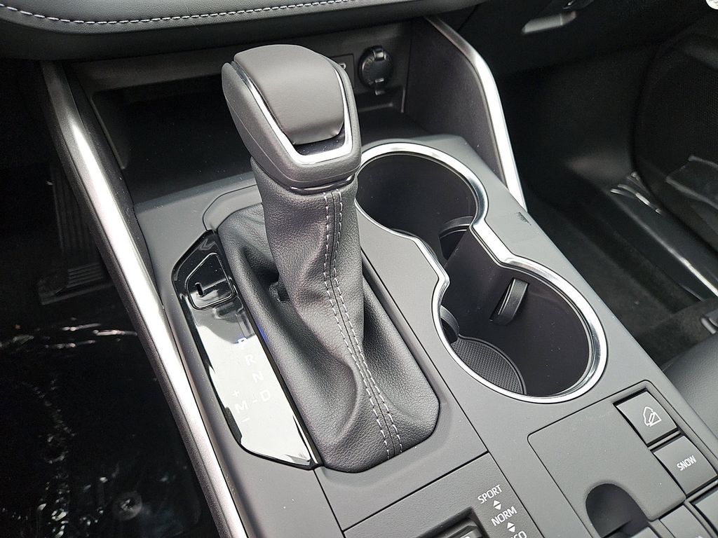 Thumbnail: 2026 Toyota Highlander - 12