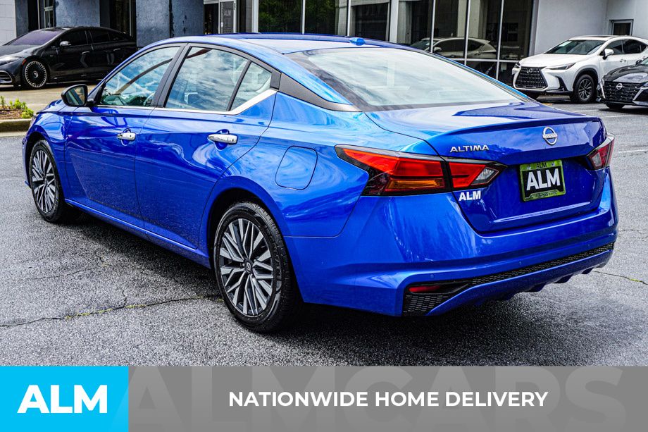 Used 2025 Blue Nissan 2.5 SV image 5