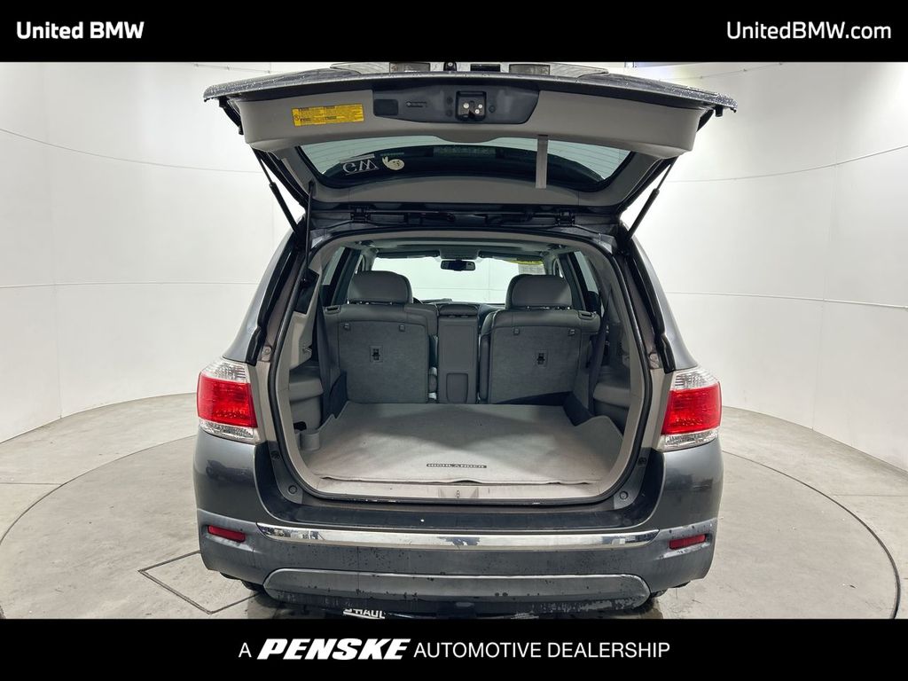 Thumbnail: 2011 Toyota Highlander - 21