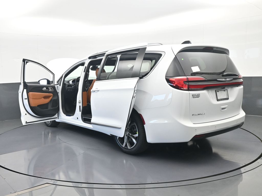 New 2026 Bright White Clearcoat Chrysler Pinnacle image 86