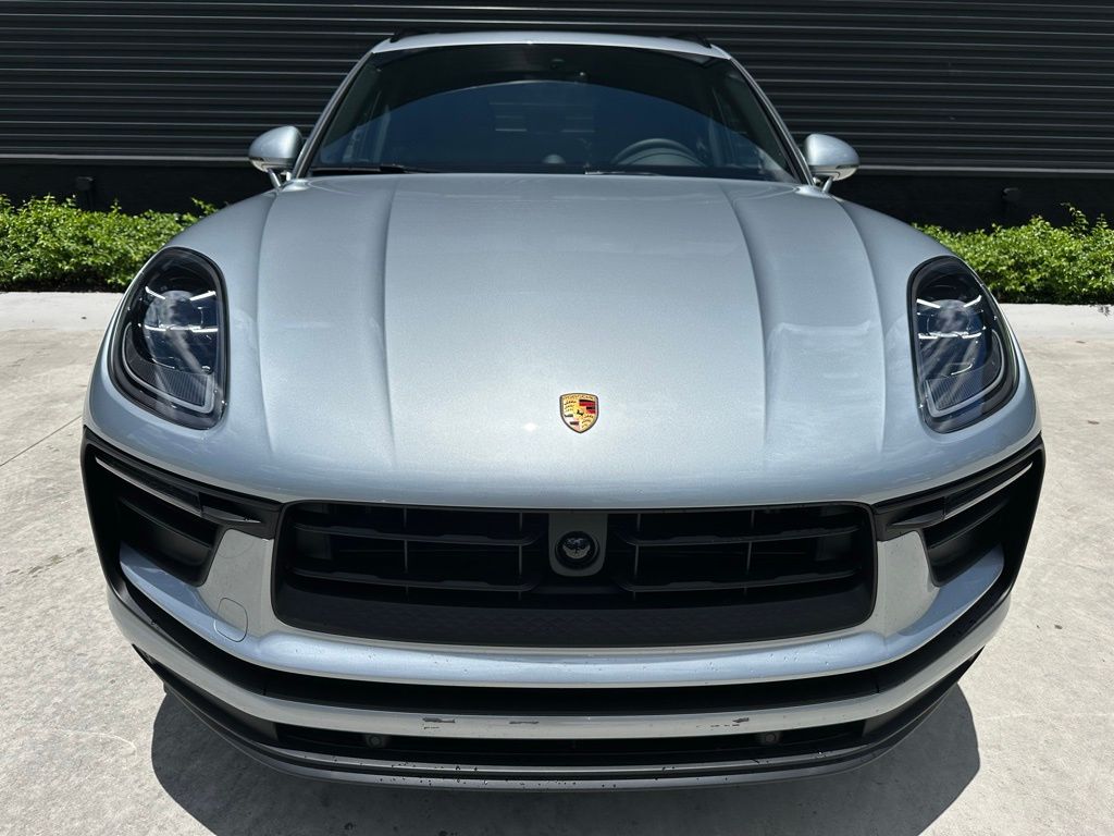 Thumbnail: 2025 Porsche Macan - 7