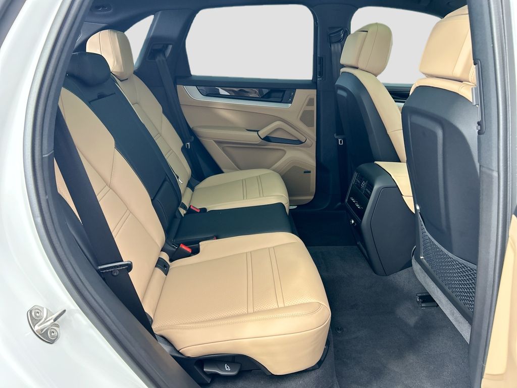 Thumbnail: 2026 Porsche Cayenne - 23