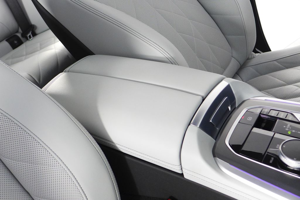 Thumbnail: 2023 BMW X5 - 16