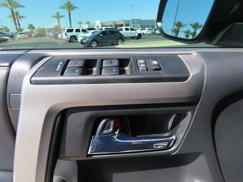 2023 Toyota 4Runner SR5 22