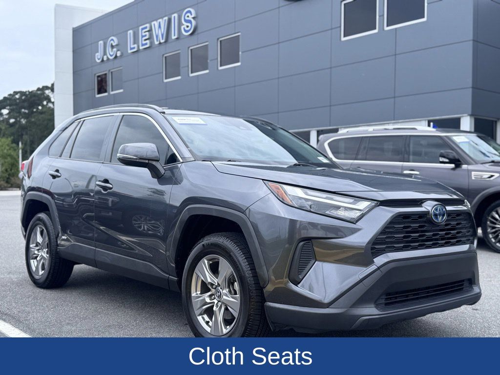 2022 Toyota RAV4 Hybrid XLE