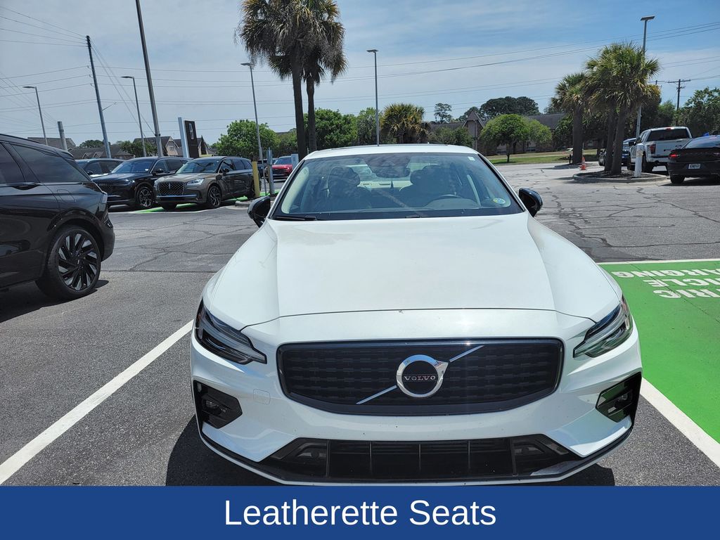 2021 Volvo S60 T5 Momentum