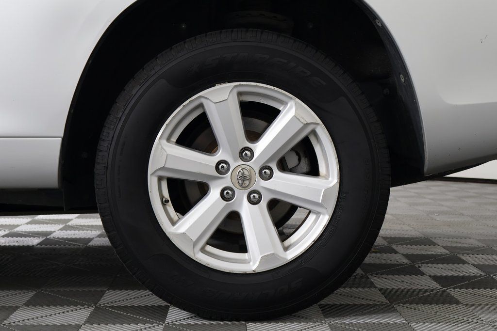 Thumbnail: 2010 Toyota Highlander - 17