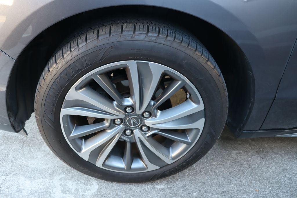 Thumbnail: 2017 Acura MDX - 4