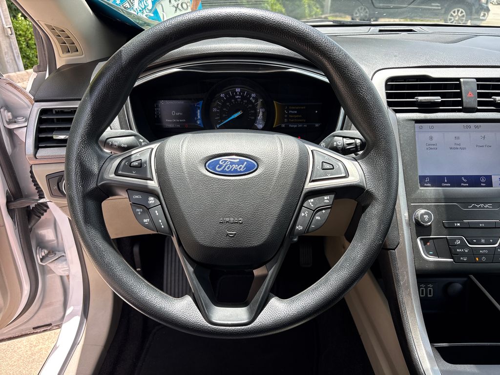 Certified Used 2020 White Ford SE image 17