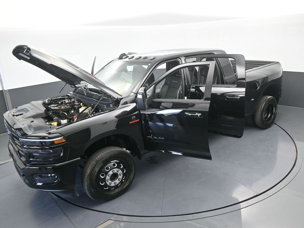 New 2026 Diamond Black Crystal Pearlcoat Ram Laramie image 71