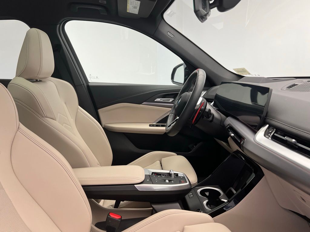 Thumbnail: 2025 BMW X1 - 6