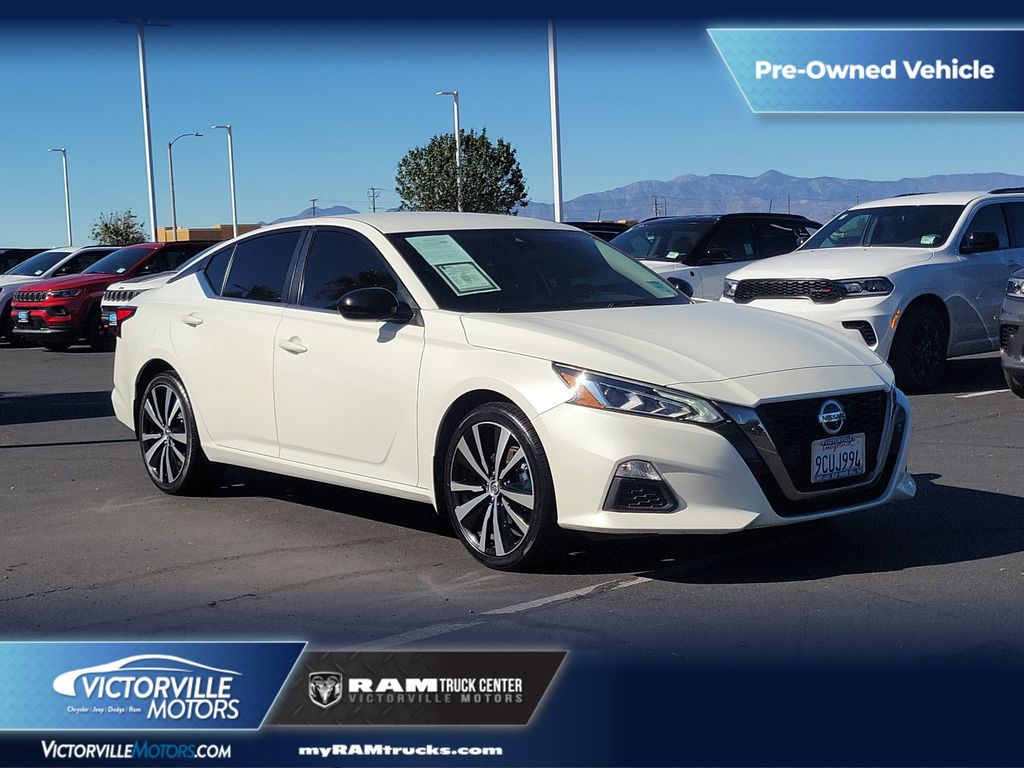2022 Nissan Altima Blanco (Pearl White Tricoat) Sedán Tracción en las cuatro ruedas Transmisión variable continua