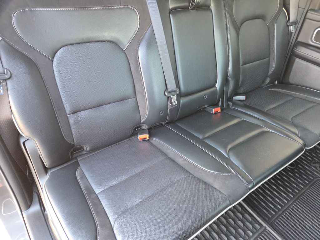 2022 Ram 1500 Laramie photo 17