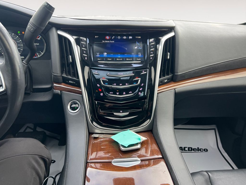 2020 Cadillac Escalade Luxury 24