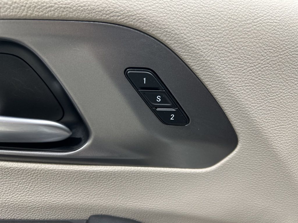 used 2024 Chrysler Pacifica car, priced at $29,979