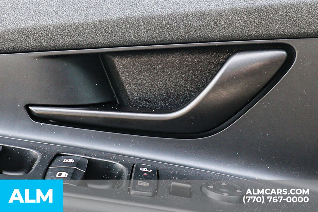 Used 2025 Silver Hyundai SEL Sport image 46