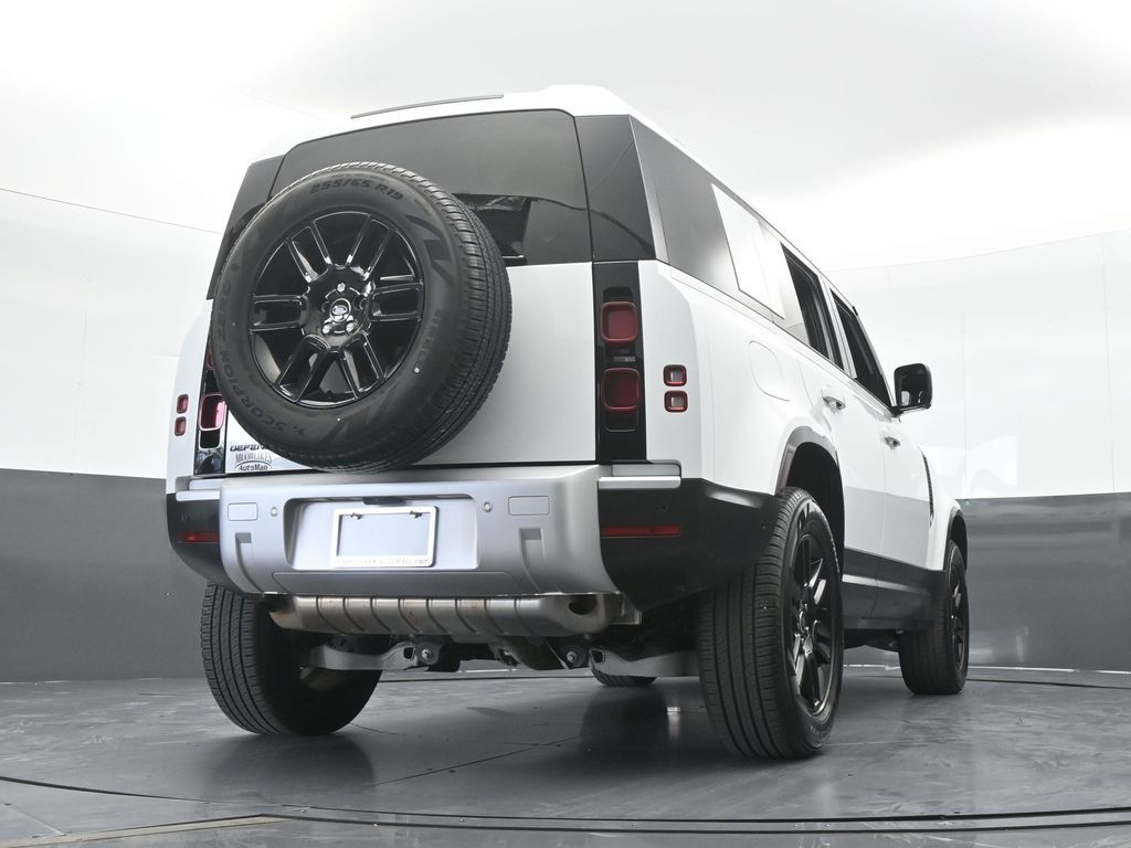Used 2025 White Land Rover S image 76