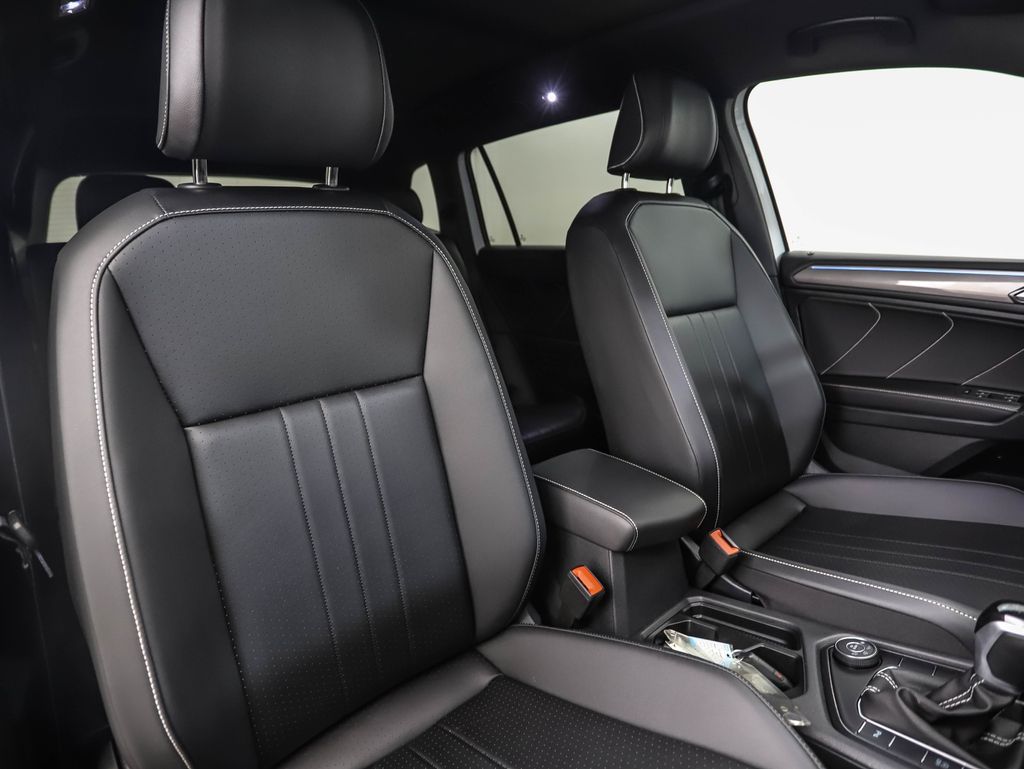 Thumbnail: 2024 Volkswagen Tiguan - 31