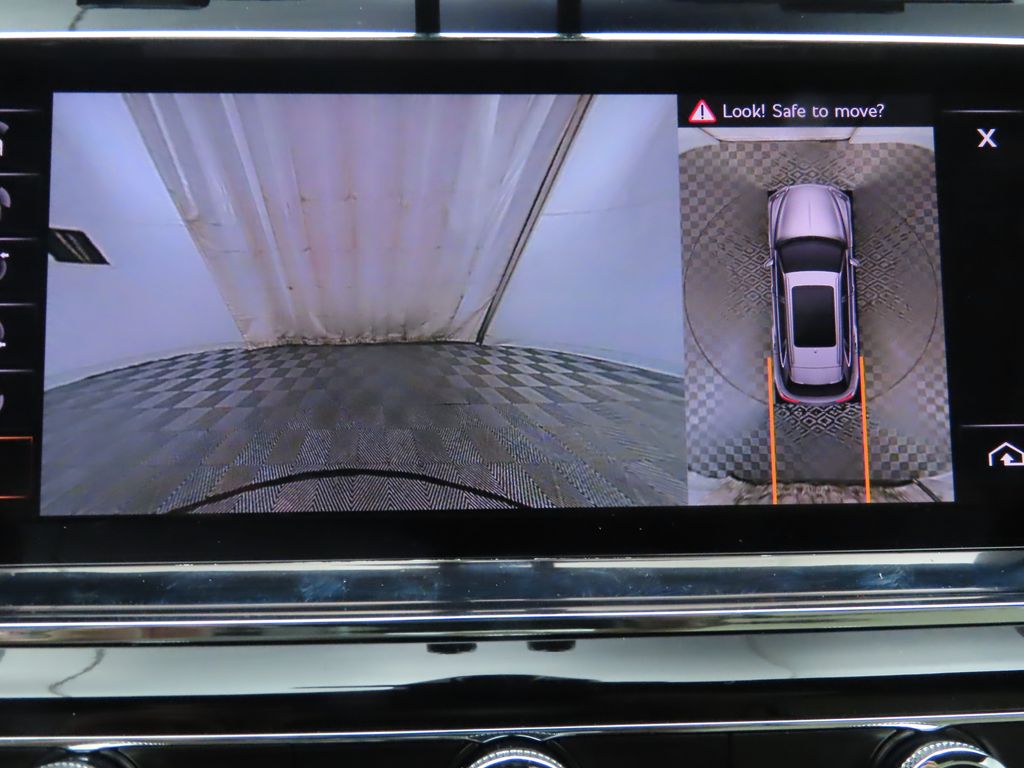 Thumbnail: 2023 Bentley Bentayga - 16