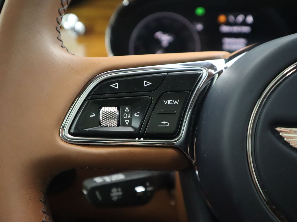 2021 Bentley Bentayga  11