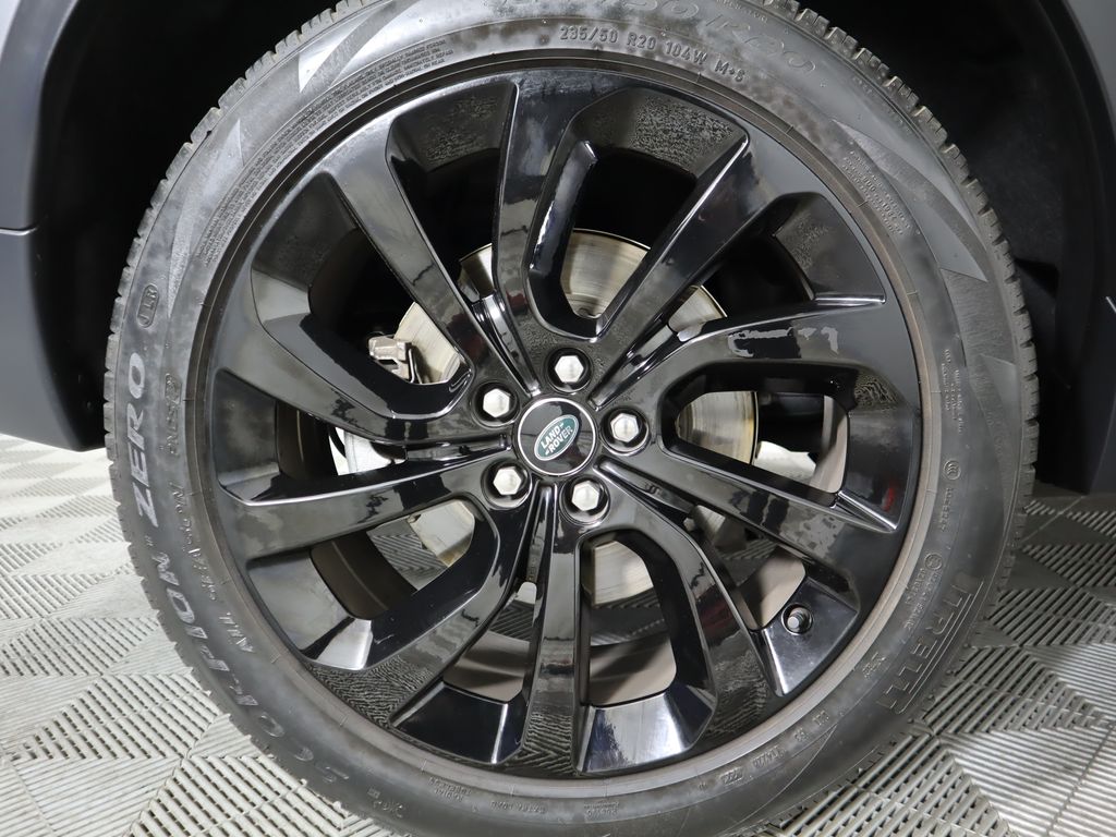 Thumbnail: 2023 Land Rover Discovery Sport - 31