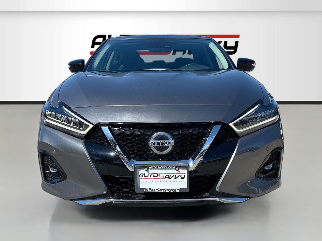 Used 2022 Gray Nissan Platinum image 2