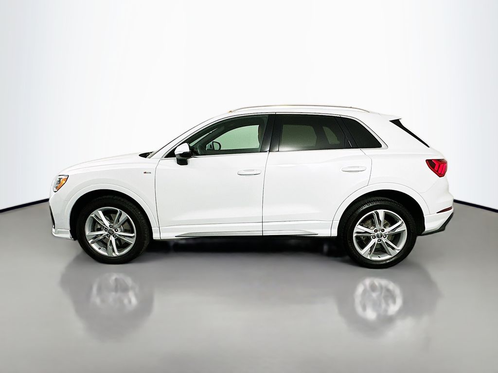 Thumbnail: 2020 Audi Q3 - 8