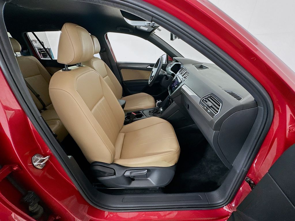 Thumbnail: 2024 Volkswagen Tiguan - 27