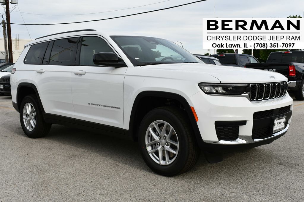 Bright White Clearcoat 2026 Jeep Grand Cherokee L Laredo 4WD SUV / Crossover Four-Wheel Drive 8-Speed Automatic