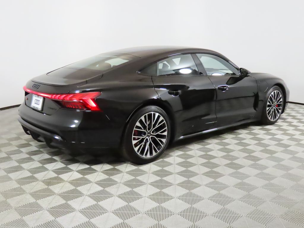 Thumbnail: 2026 Audi e-tron GT - 5