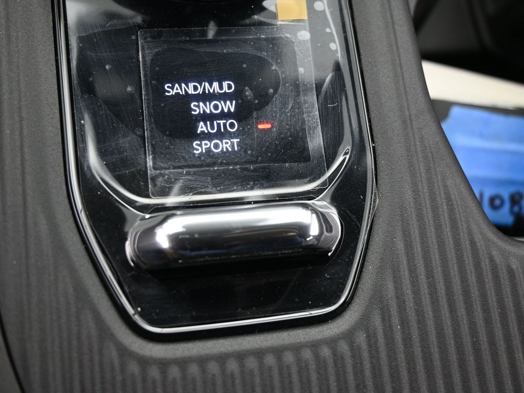 New 2026 silver zynith clearcoat Jeep Laredo image 22