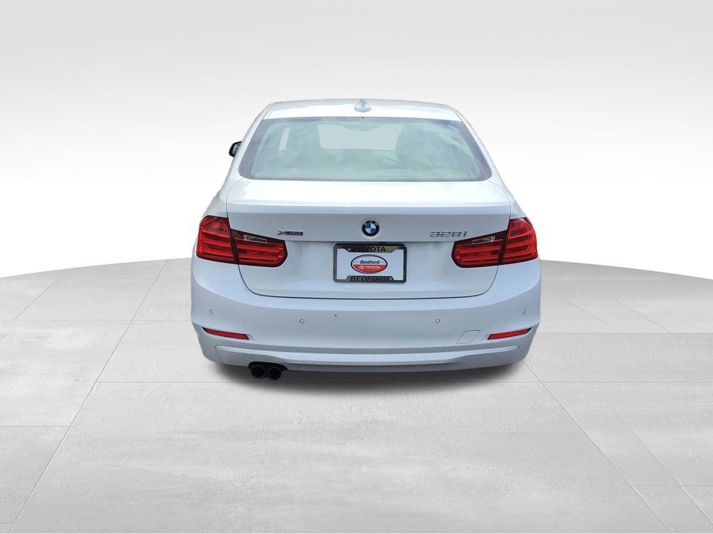 Thumbnail: 2015 BMW 3 Series - 3