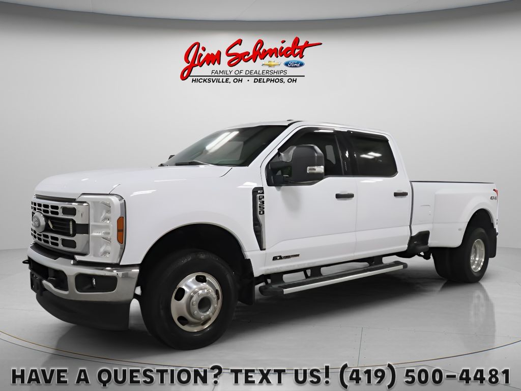 Oxford White 2024 Ford F-350 Super Duty XLT Crew Cab LB DRW 4WD Pickup Truck Four-Wheel Drive Automatic